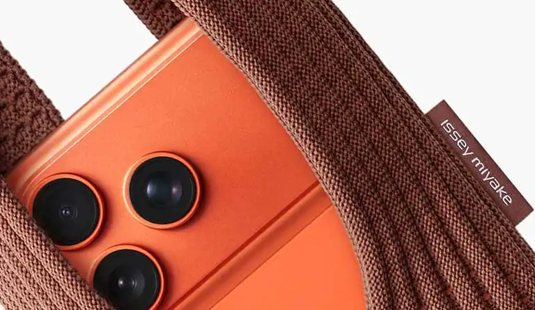 A Beautiful collaboration between Apple and ISSEYÂ MIYAKE 5 iphone 17 pro and issey miyake bag