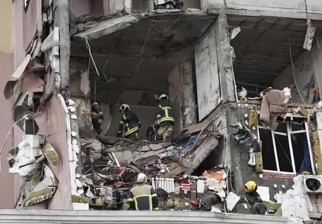 russia attacks kyiv 27 dec 2025